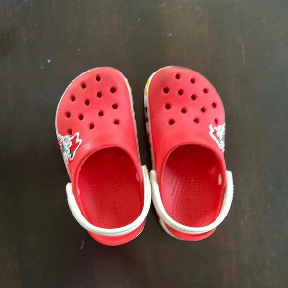 CROCS Kids Red Minnie Mouse Sandals - Picture 2 of 4